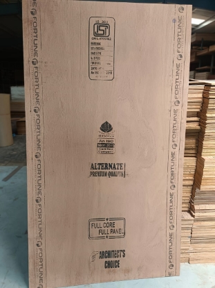 Picture of Plywood Alternate Fortune MR Grade Alternative Core With Gurjan face 8 feet x 4 Feet, 18 MM Thickness